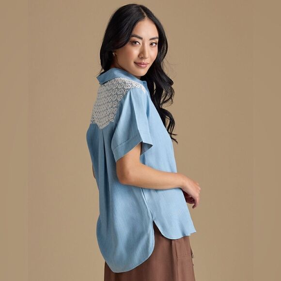 NWT DownEast Bluewind Crochet Chambray Button Down Short Sleeve Shirt XS - Picture 3 of 5